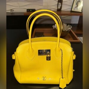 Louis Vuitton Milla Handbag Veau Nuage Calfskin PM